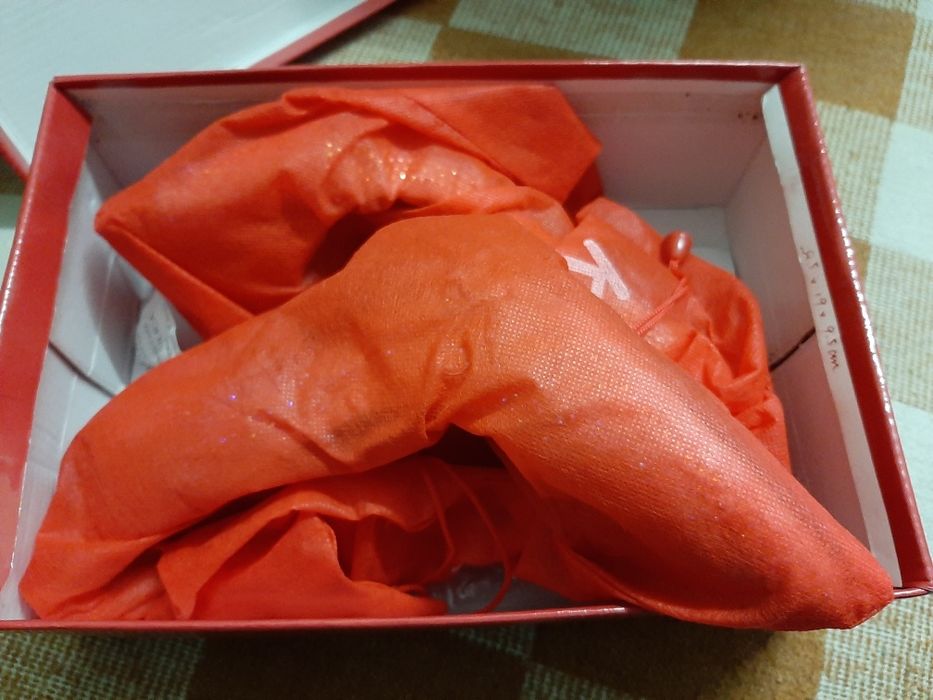 Diamentowe wysokie szpilki Krasceva rozmiar 39 kryształki