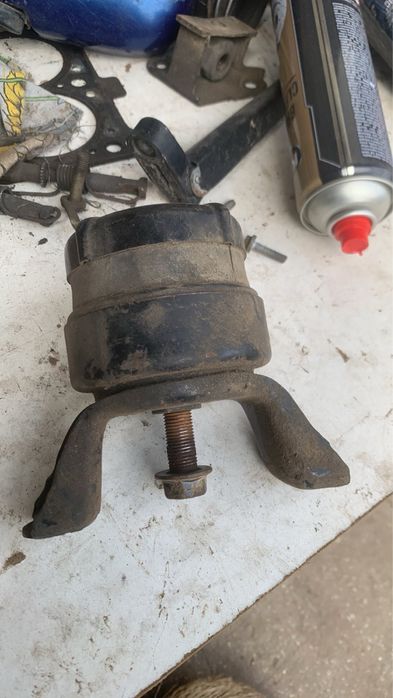 3s-fe подушка двигателя правая toyota carina e 2,0