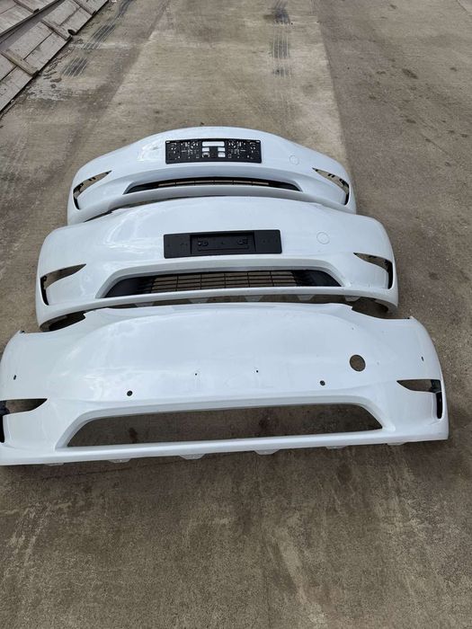 Передні бампера Tesla Model 3 / y