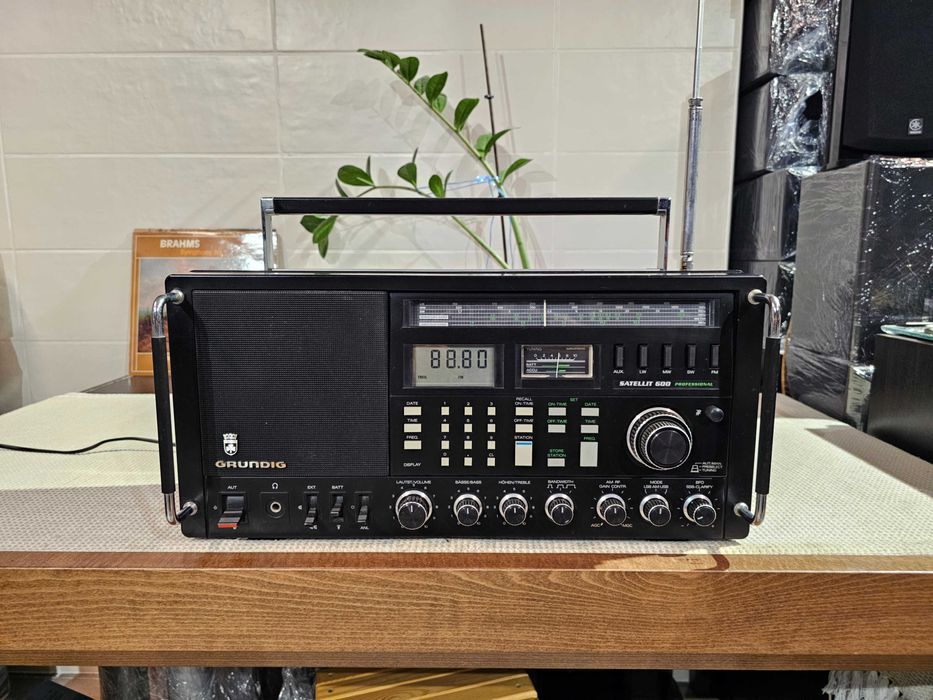 Grundig Satellit 600 (останній з могікан)