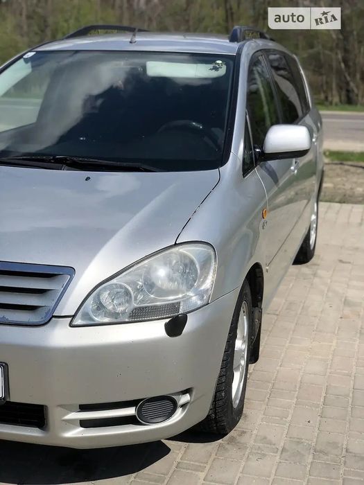 Toyota Avensis Verso