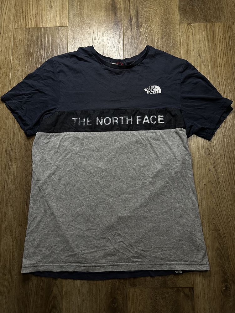 Футболка The North Face