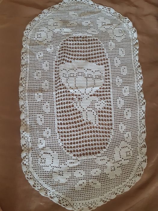 Продам   вязану крючком  салфетку