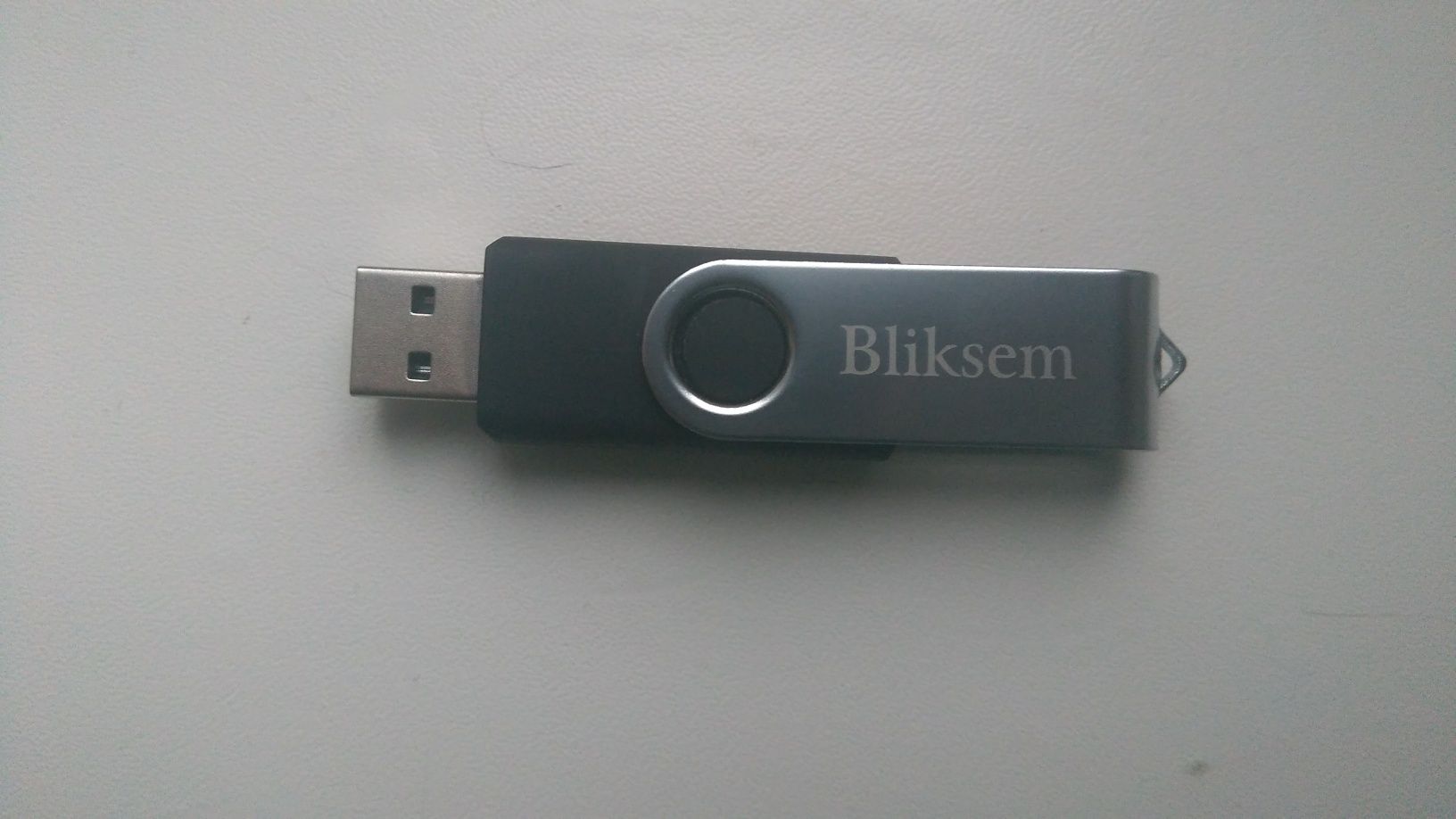 Флешка USB 64gb.