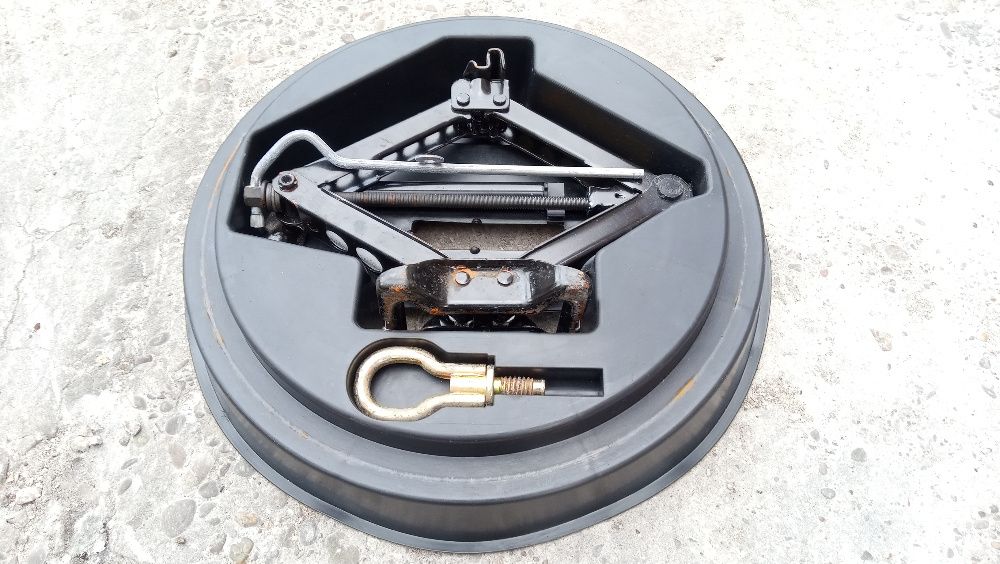 Zestaw w koło hak podnośnik klucz Ford Mondeo Mk4 Mk5 oryginalny