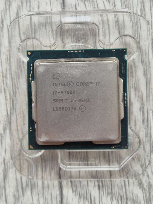 s1151v2 процесор Intel Core i7-9700K 8ядер 4.9GHz з графікою. Trade-in