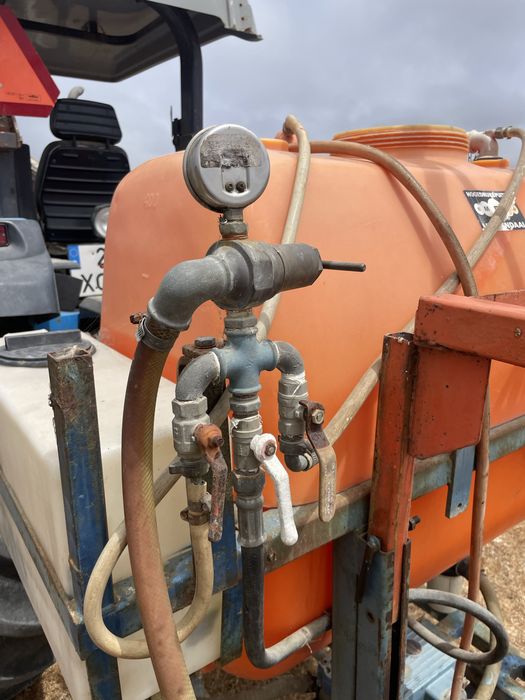 Pulverizador 400 litros Empas