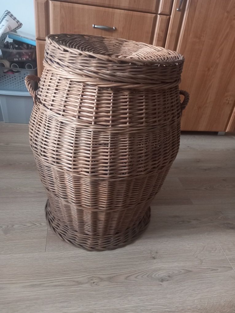 Duzy kosz wiklinowy