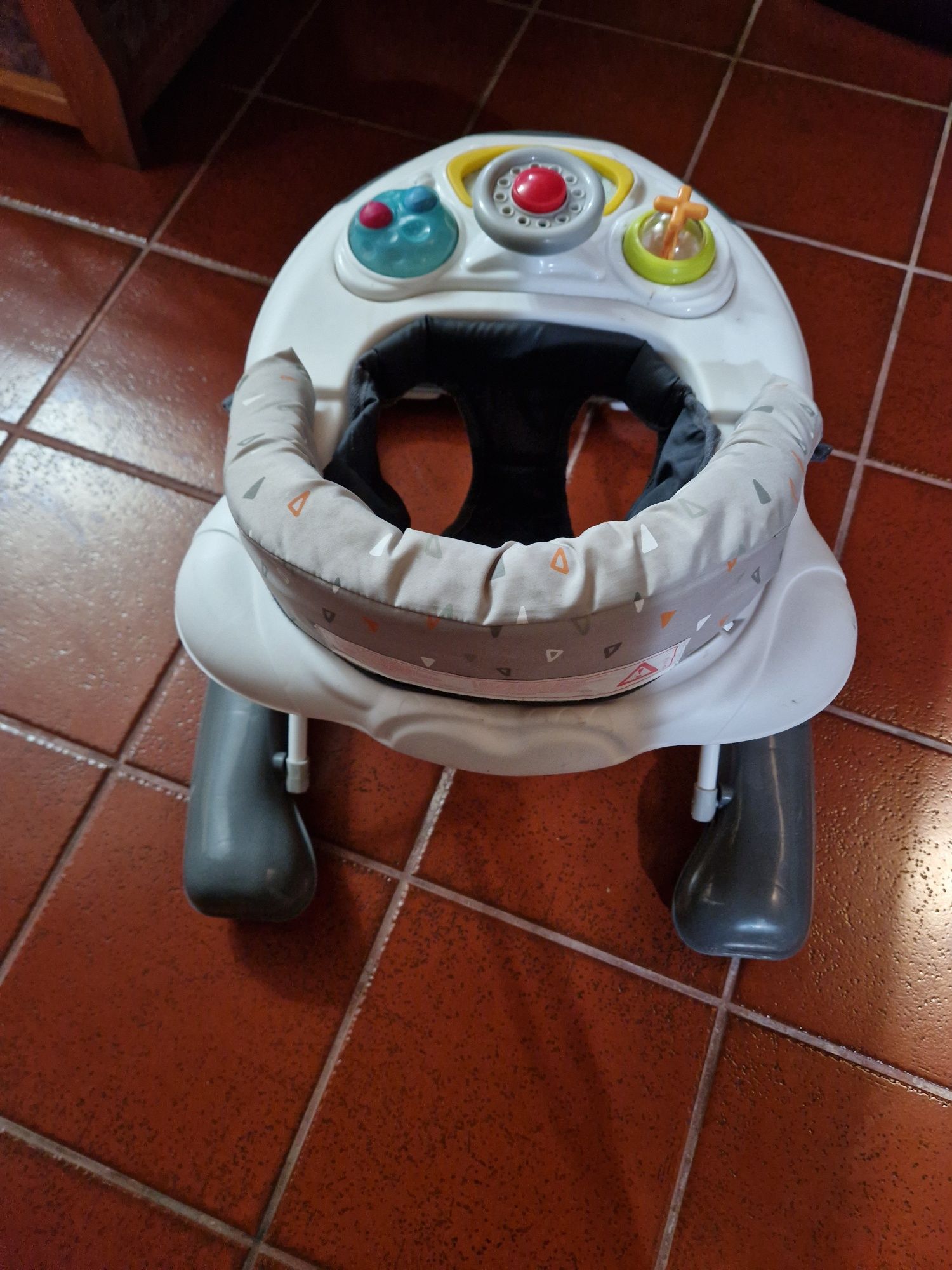 Carrinho bebe/aranha + parque infantil