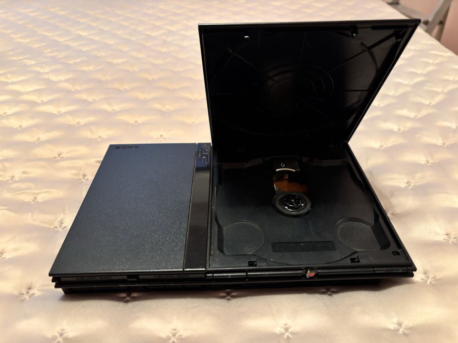 PlayStation 2 Slim + Acessórios + 6 Jogos