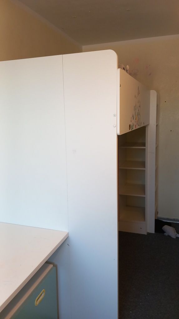 Łóżko z antresolą smastad ikea