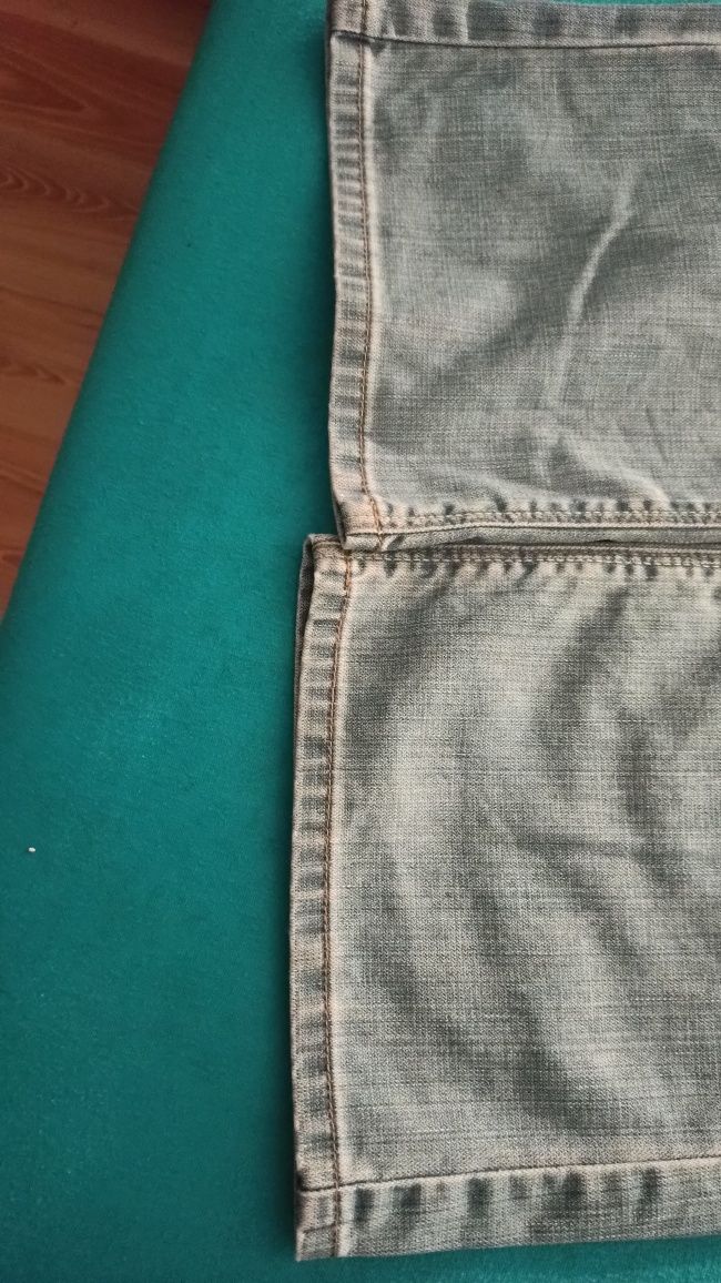 Męskie dżinsy spodnie o klasycznym kroju proste