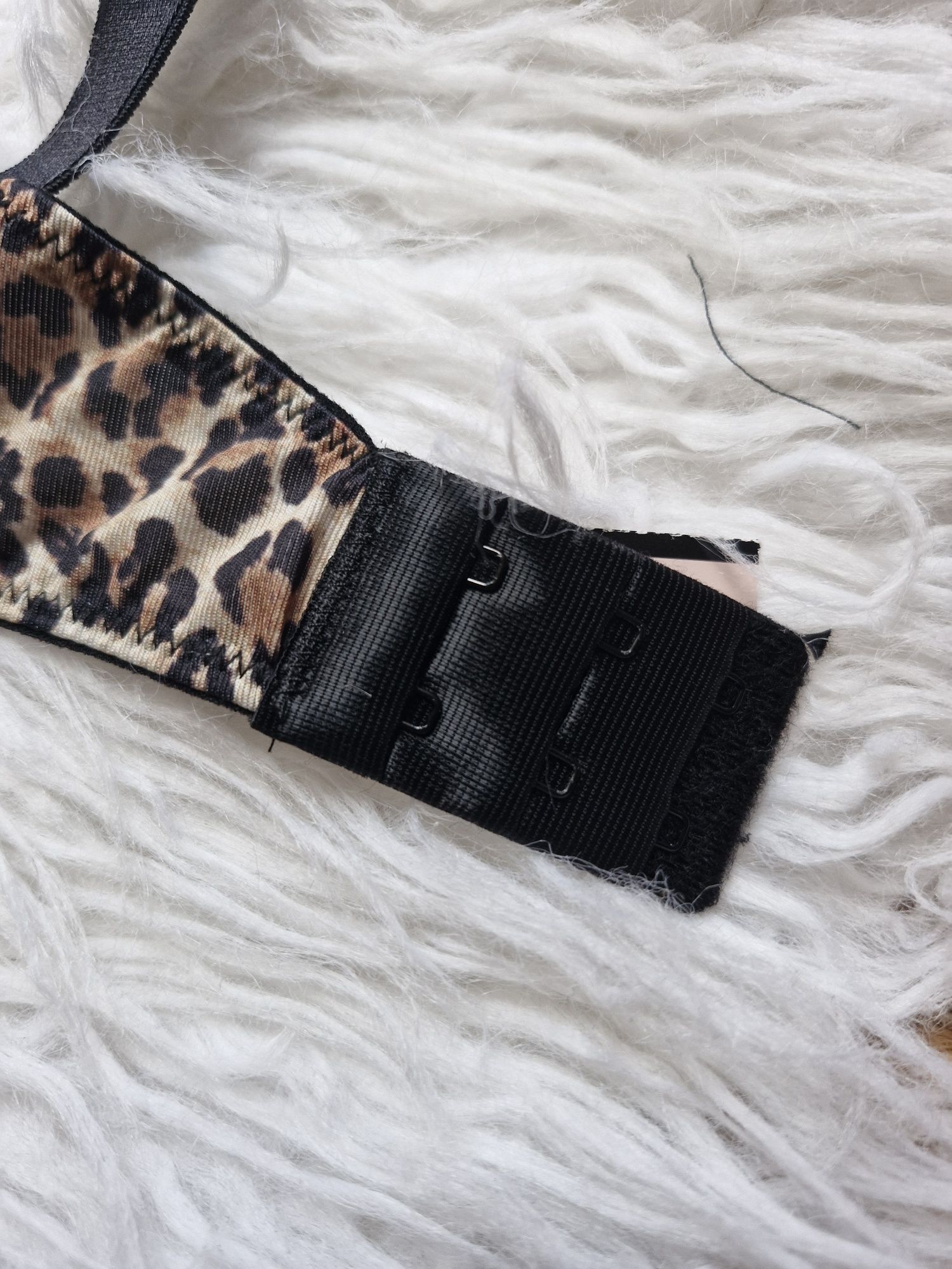 Komplet bielizny damskiej Victoria Secret s panterka biustonosz string