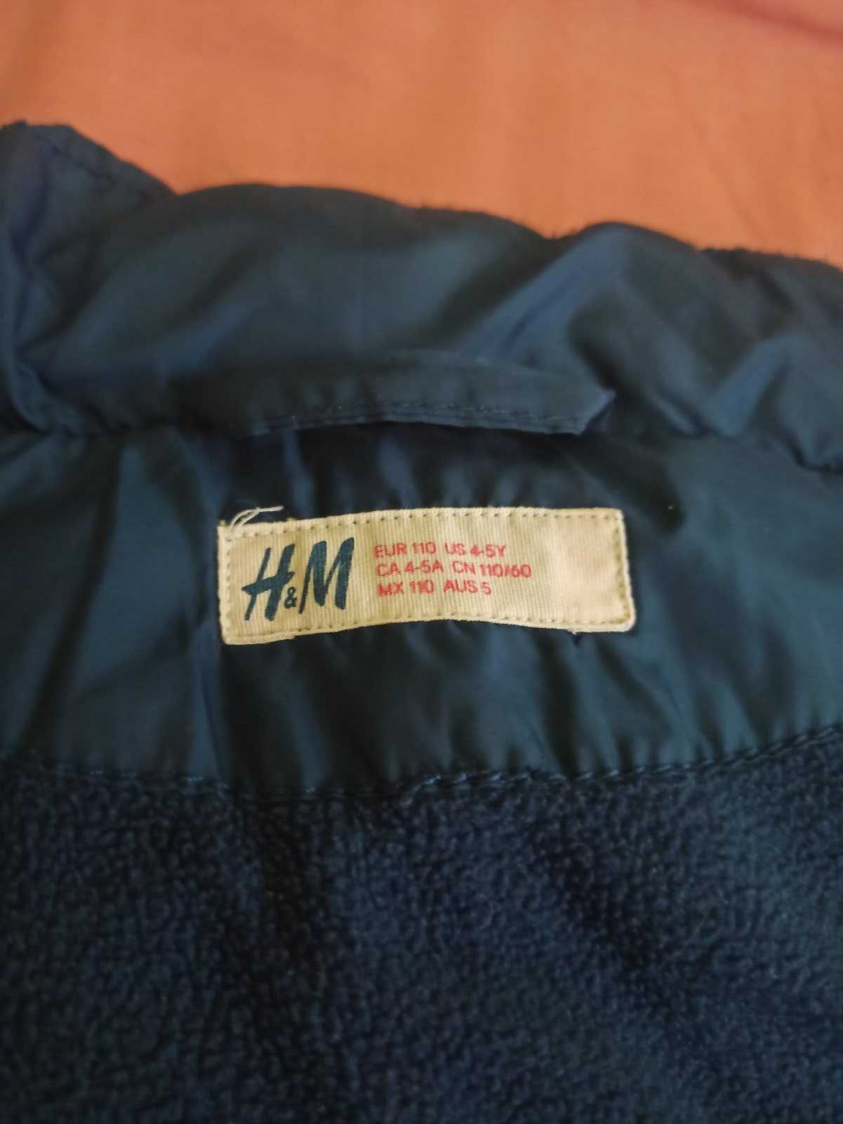 Жилетка на мальчика H&M на рост 110 см. (4-5 лет)