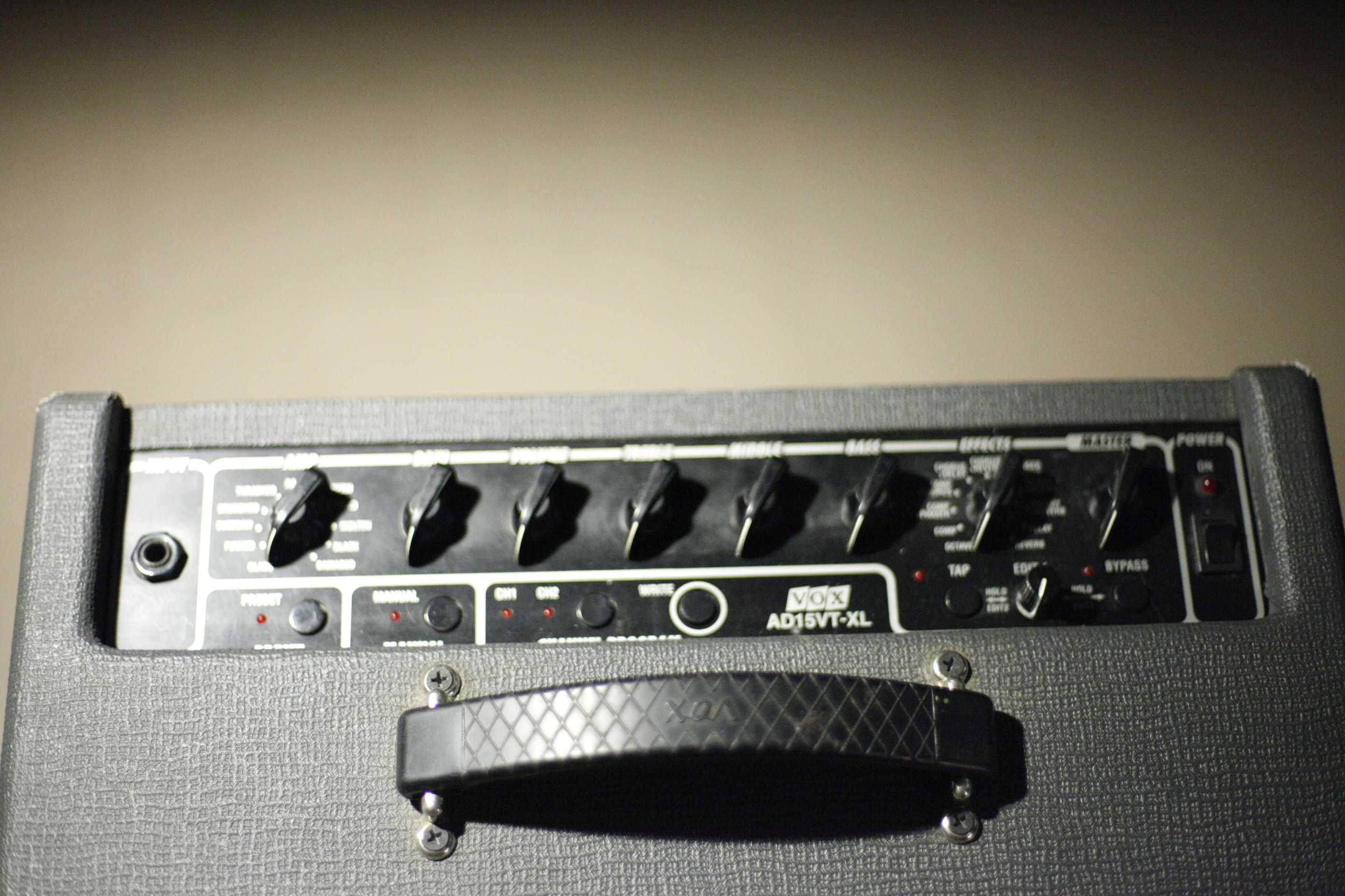 Wzmacniacz gitarowy combo VOX AD15VT XL