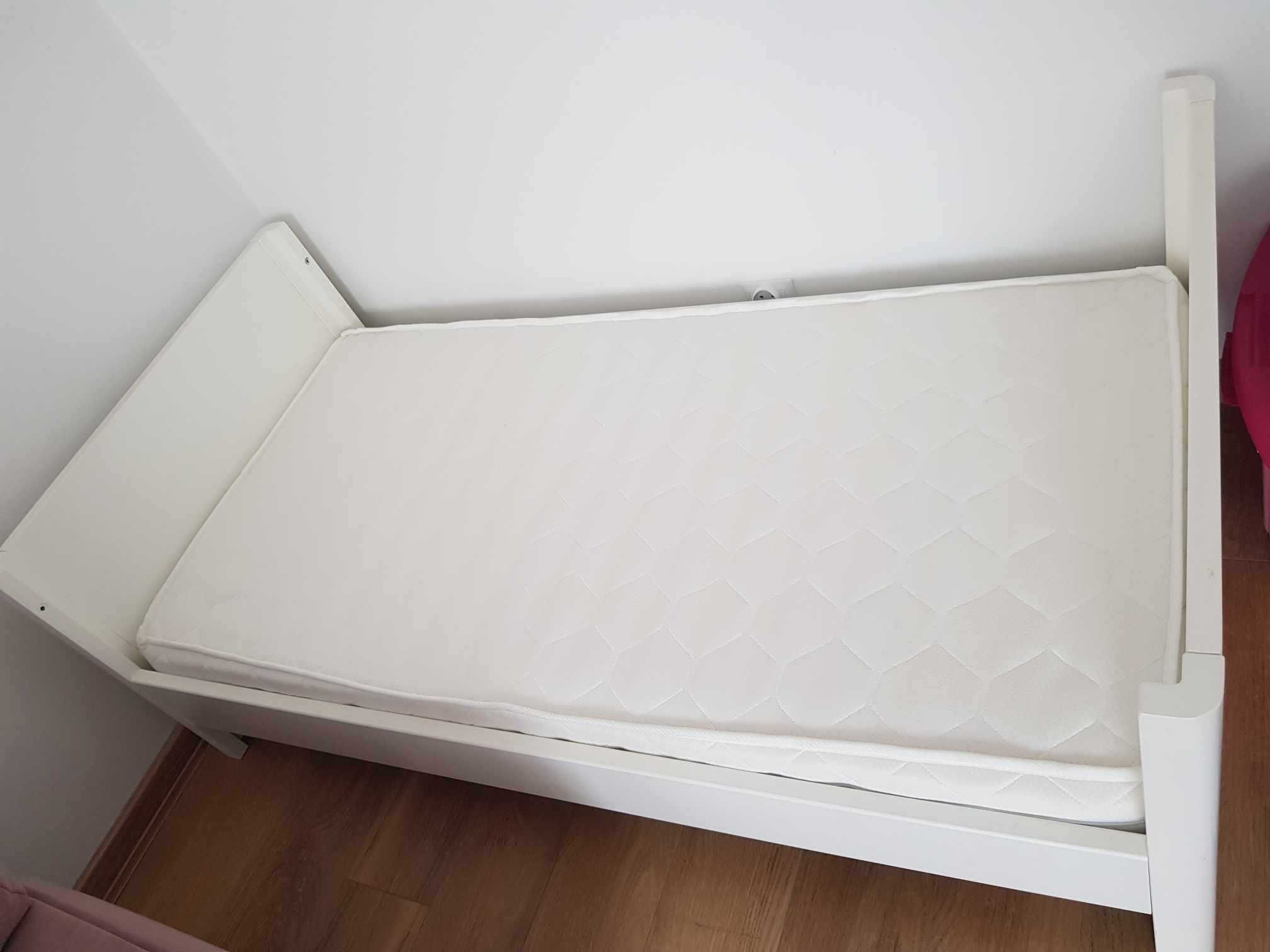 Sprzedam łóżeczko dziecięce Woodies  Smooth Cot Bed 140×70 używane.