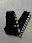Czarne spodnie dresowe ze śliskiego materiału  Adidas r. M