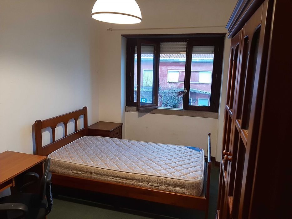 Quarto para estudante em Coimbra