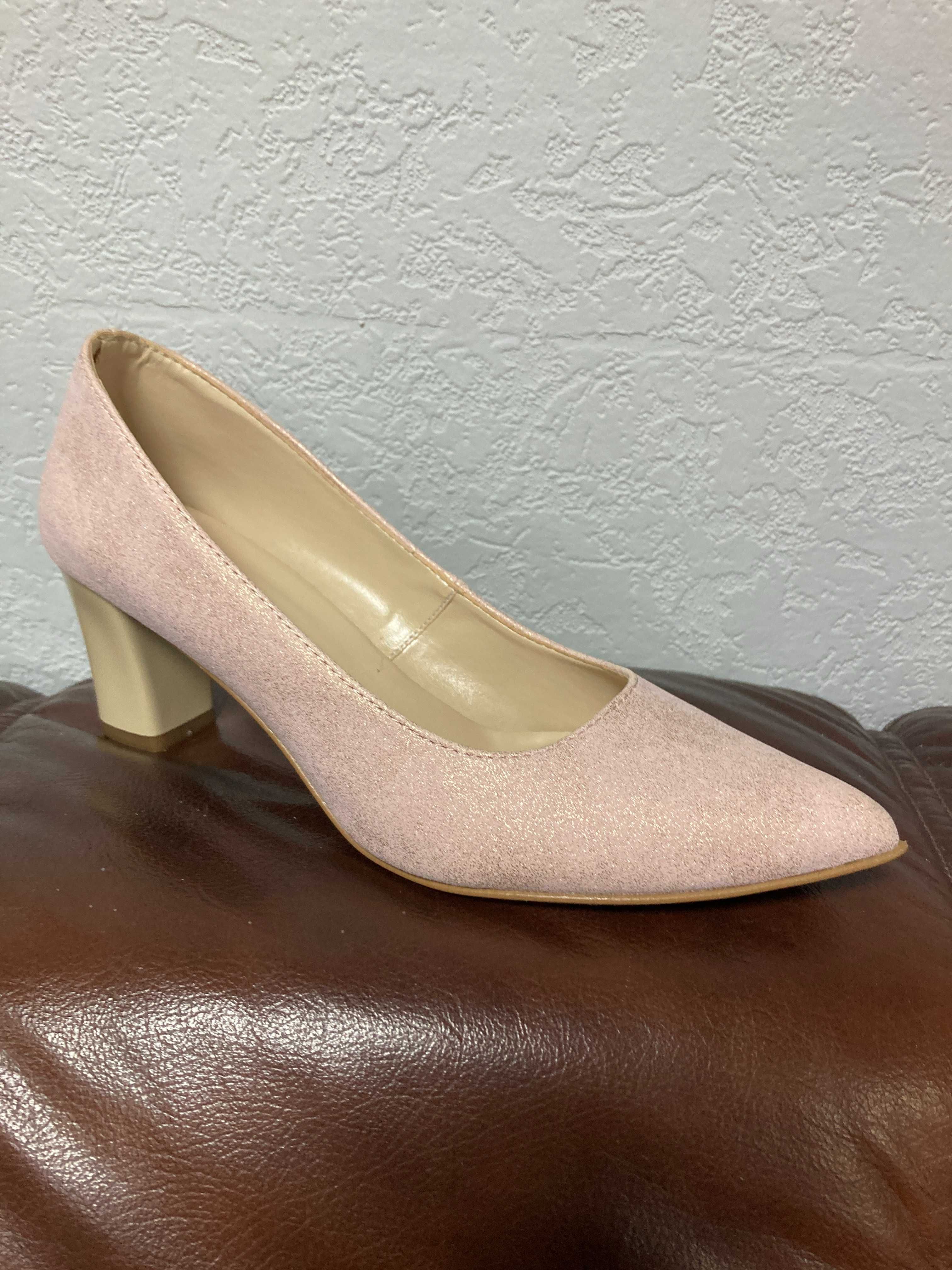 Nowe buty czółenka różowo-złote na słupku, r. 37, wys. 5 cm, wyprzedaż