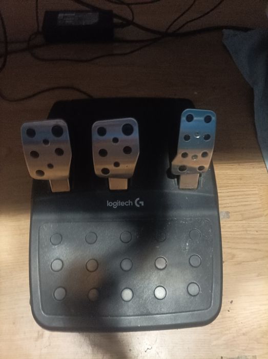 Witam sprzedam kierownicę Logitech g920 + shifter