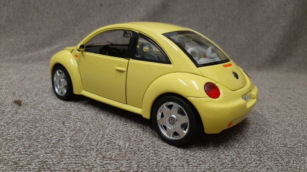 Miniatura VW Beetle 1998 - Burago - escala 1/18