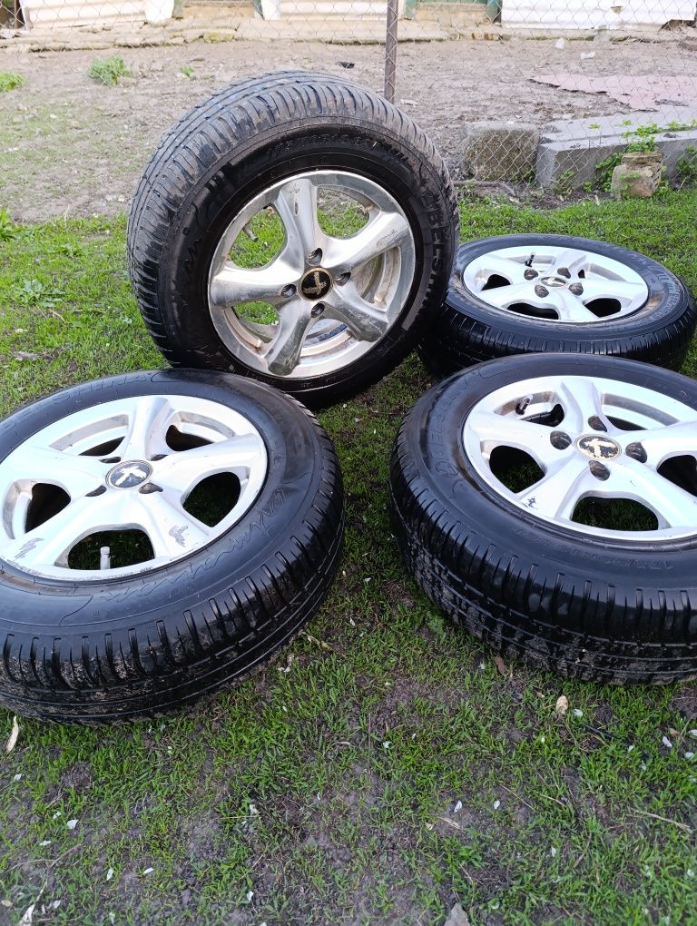 Продам комплект,13r.літо.
