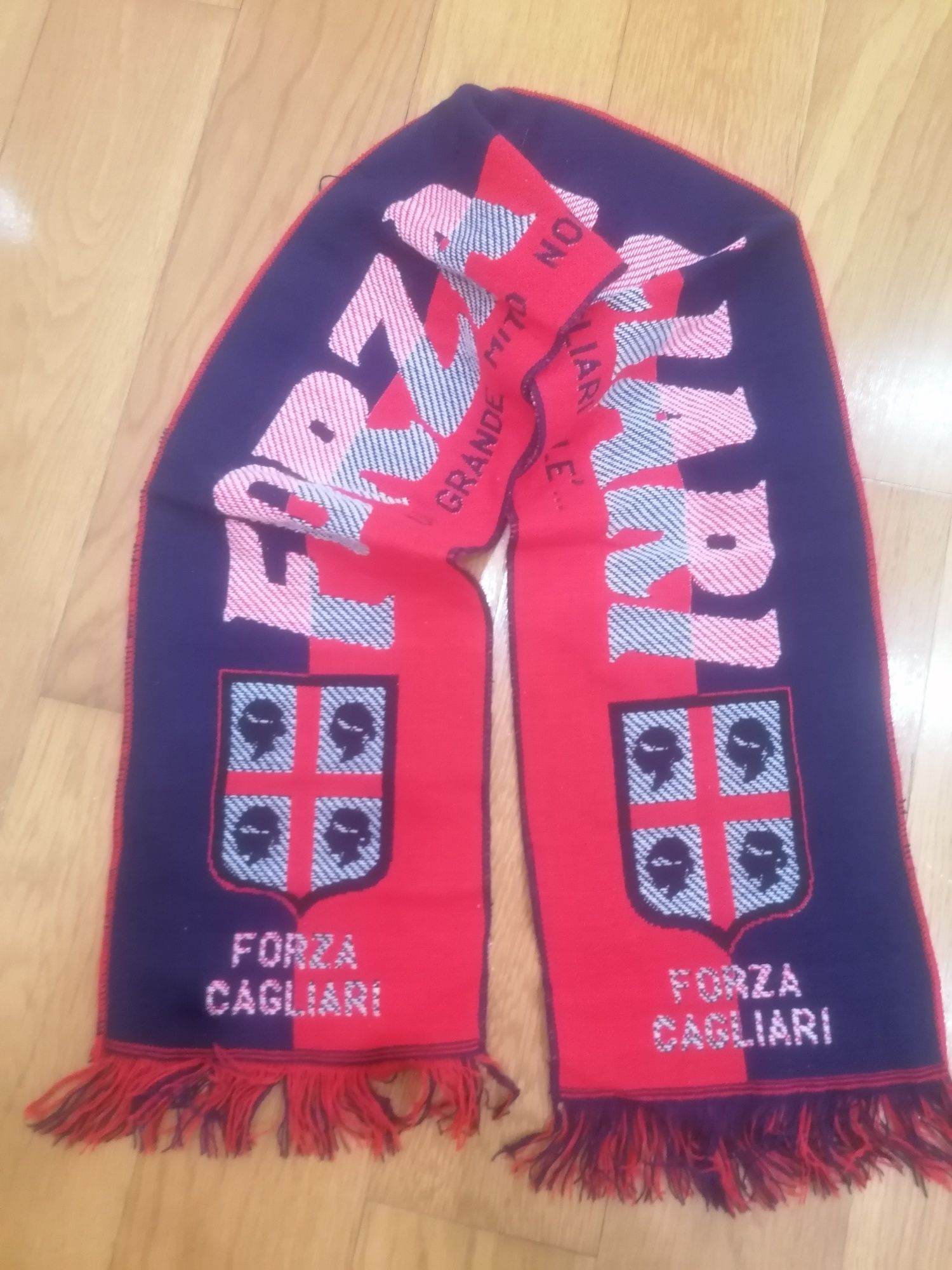 Cagliari cachecol novo Bx26