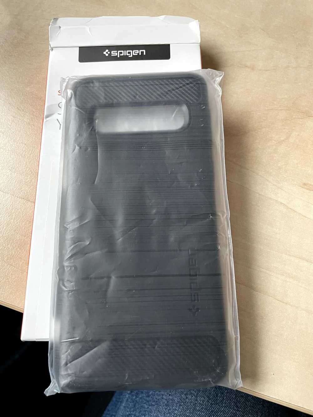SPIGEN RUGGED ARMOR etui plecki obudowa do Galaxy S10
