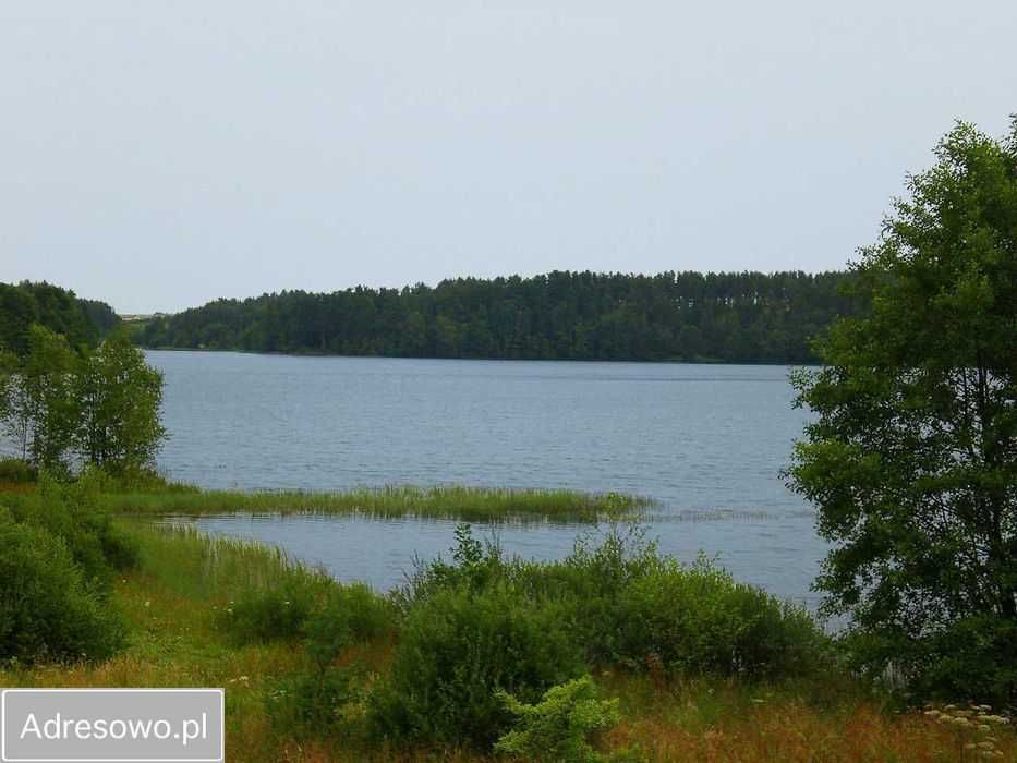 Piękna działka pomiędzy jeziorami na Kaszubach. 57 km od morza.
