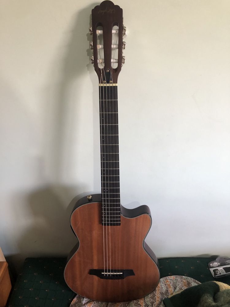 Guitarra acustica nylon solida Angel Lopez