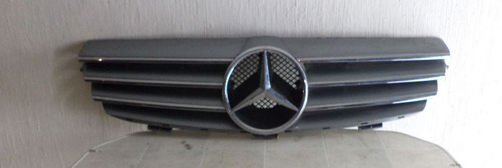 Grill atrapa Mercedes CLK W209 A2098800183