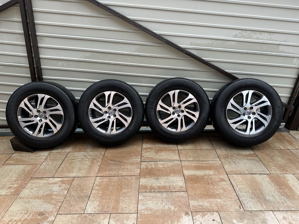 Koła Volvo xc60 235/65/ R17”