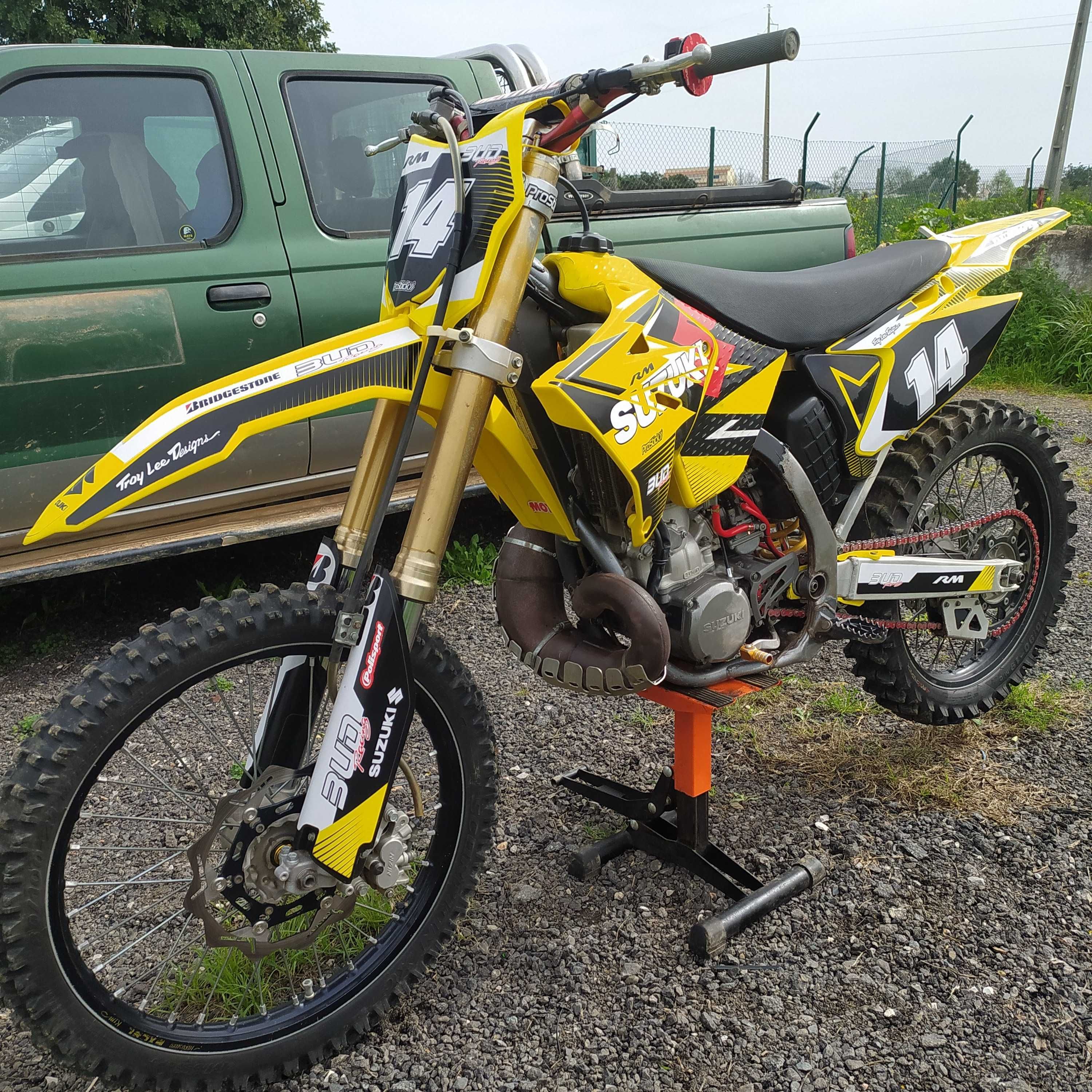 Suzuki Rm 240 05