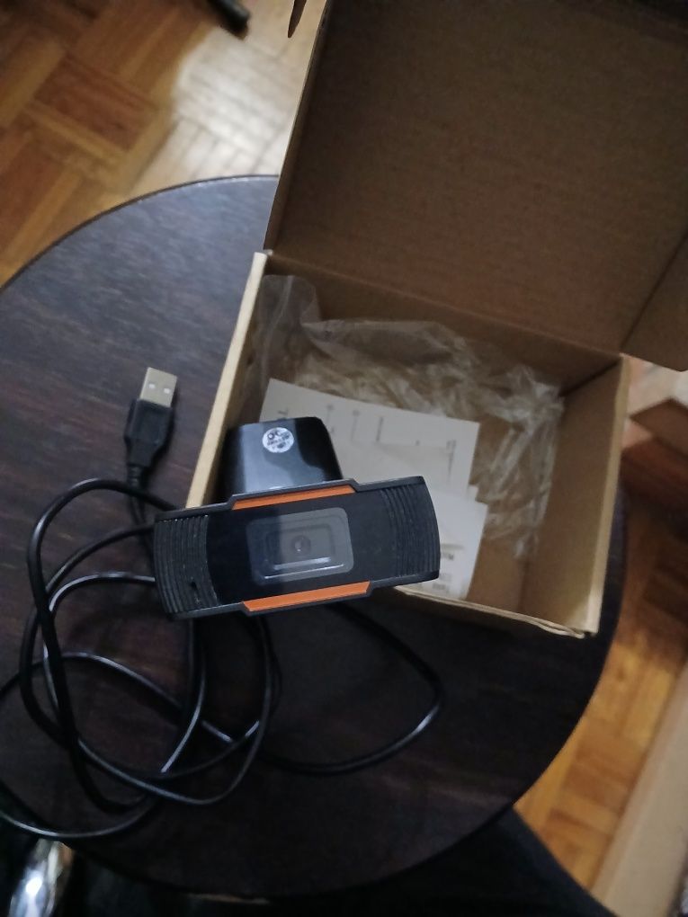 Webcam Full HD 1080p com Microfone Integrado
