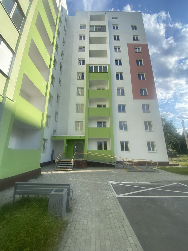 Продам 2-х кімнатну квартиру 52,3 м2 в новобудові, вул. Миру 43.