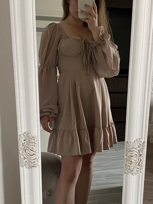 Продам сукню,бежеву