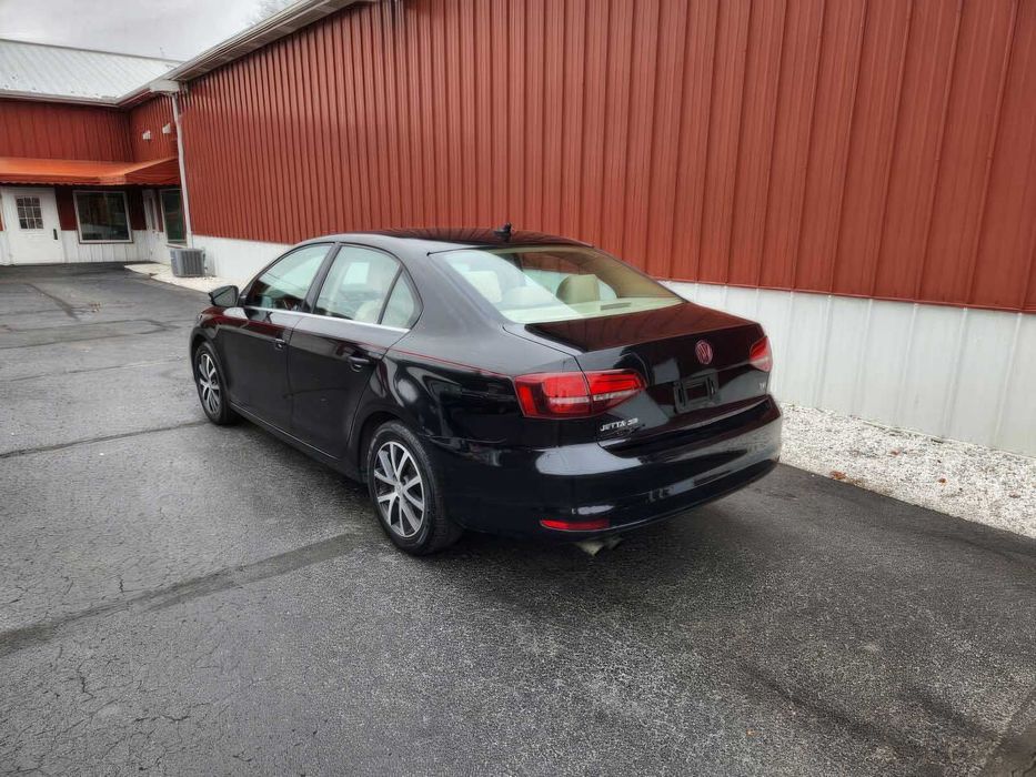 Volkswagen Jetta      2017