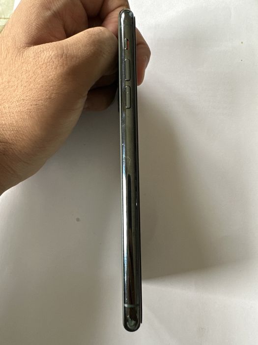 iPhone 11 Pro Max 64gb.