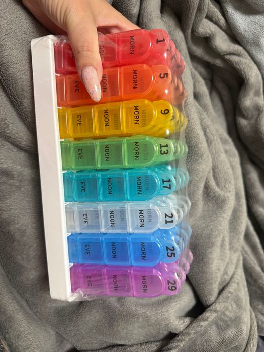 Таблеточница на месяц