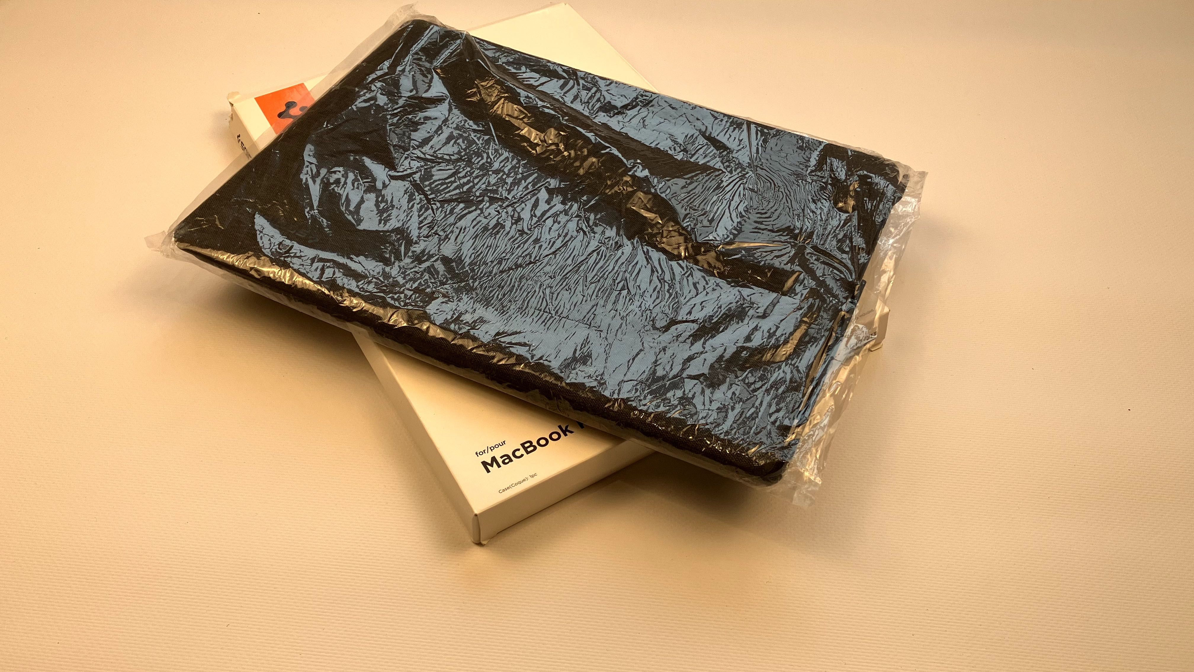 Чехол SPIGEN для Mac Book Pro 14 (2021,2023) Open Box