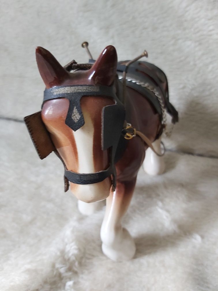 Koń. figurka  ceramiczna