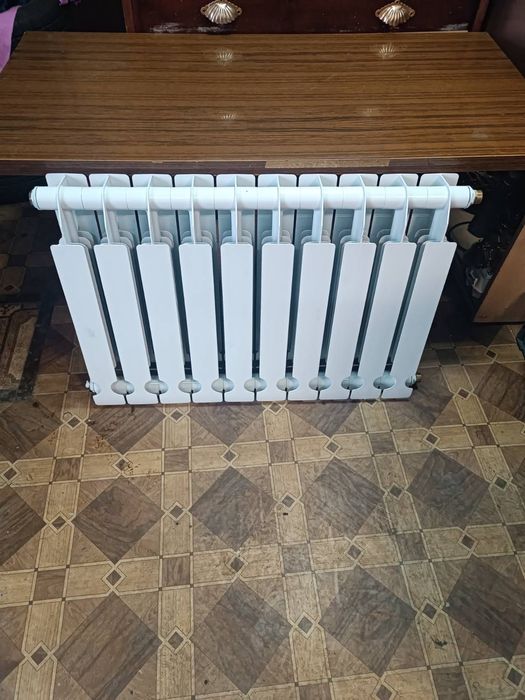 Продам батареи ! 2 шт.