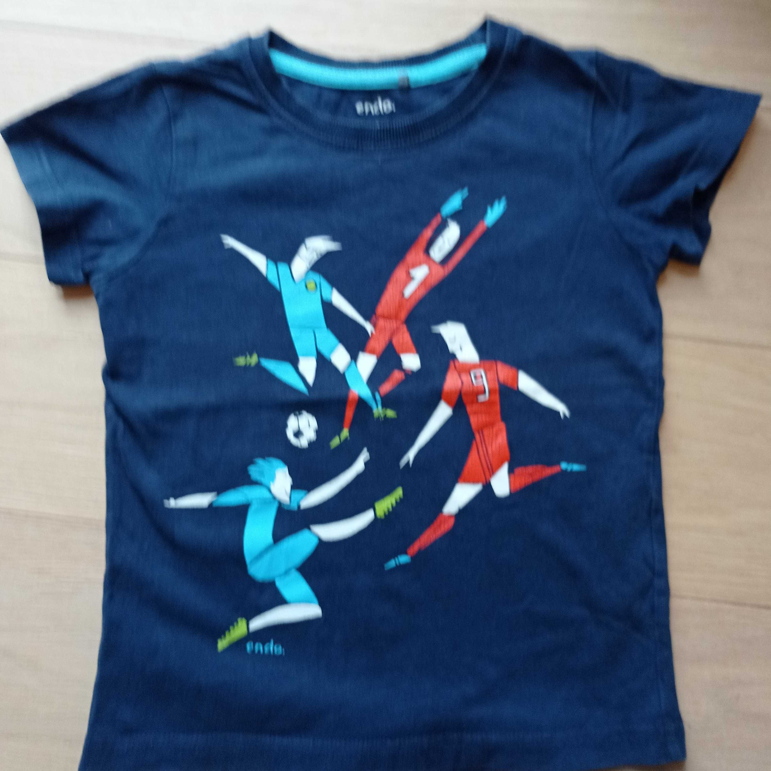 T-shirty dla chłopca w rozmiarze 98-104