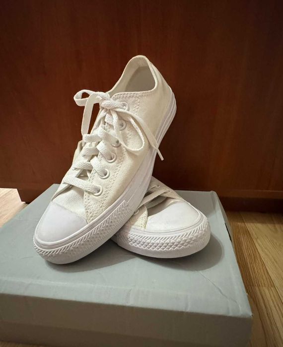 Продам кеди Converse