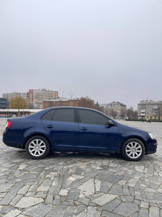 Volkswagen Jetta 1.6mpi газ/бензин автомат