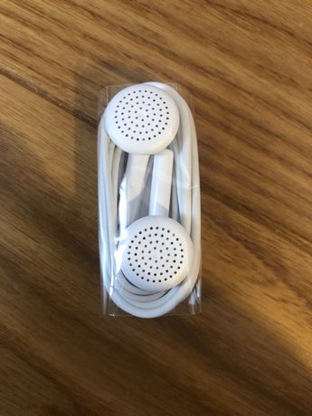 Nowe, białe słuchawki