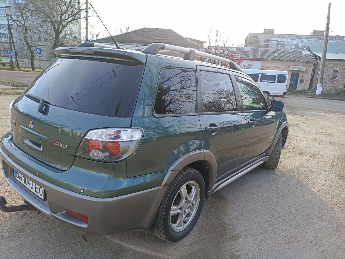 Продам Mitsubishi Outlander 2.4