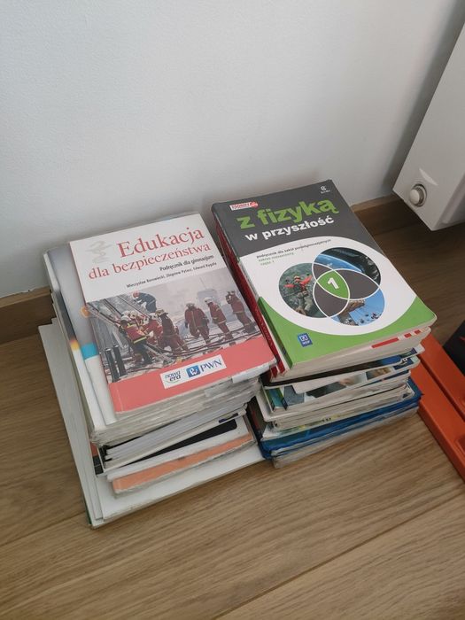 Podręczniki i ćwiczenia gimnazjalne oraz ponadgimnazjalne