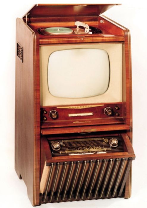 Raro abre cartas publicidade NordMende Televisão e Rádio