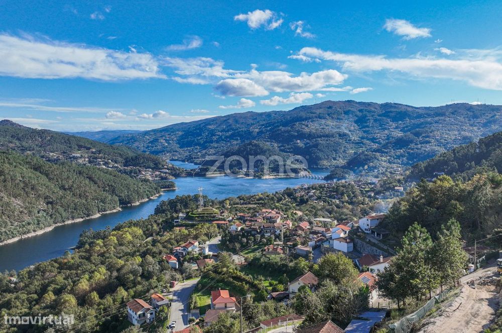 Terreno para construção de moradia a 2km da Marina de Rio Caldo-Ger...